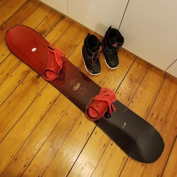 *SOLD* Arbor Foundation 158cm Snowboard - Picture 2 of 3